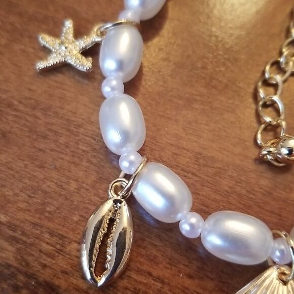 Pearls and charms bracelet gold plated - Picture 7 of 10